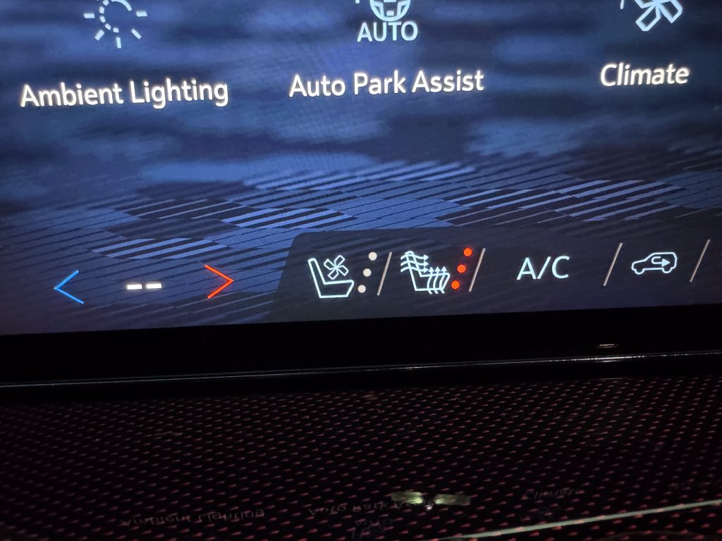 Certified 2025 Chevrolet Traverse RS AWD/4WD image 26