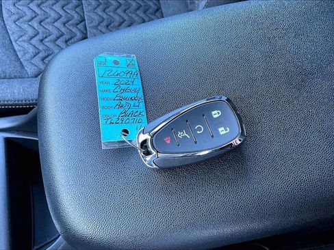 Used 2024 Chevrolet Equinox LT image 12