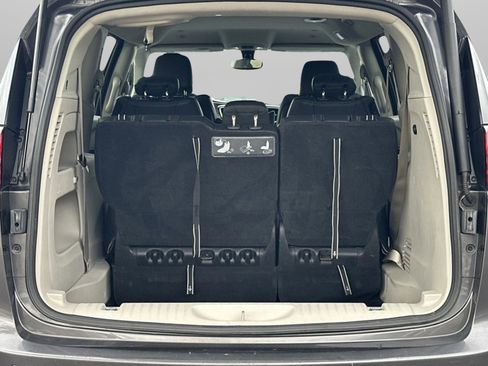 Used 2019 Chrysler Pacifica Touring-L Plus w/ Tire & Wheel Group image 29