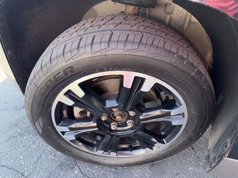 Used 2017 GMC Terrain SLE w/ Nightfall Package AWD/4WD image 27