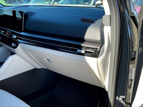 Certified 2026 Kia Sportage EX image 34