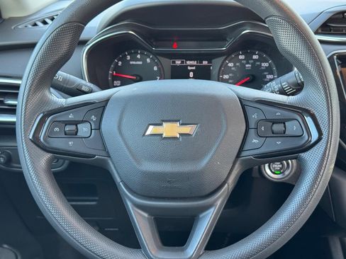 Used 2022 Chevrolet TrailBlazer LT w/ Convenience Package image 12