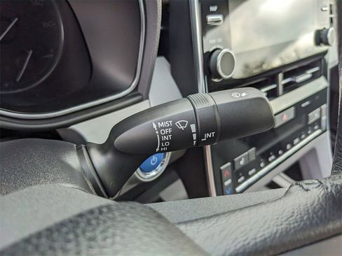 Used 2019 Toyota Avalon XLE w/ Moonroof Package image 20