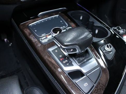 Used 2017 Audi Q7 3.0T Prestige w/ Prestige Package image 16