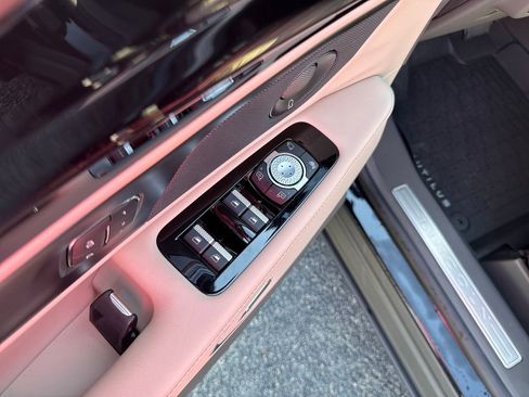 Used 2025 Lincoln Nautilus Reserve image 20