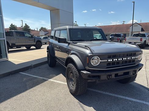 Used 2025 Ford Bronco Big Bend w/ Black Diamond Package AWD/4WD image 8
