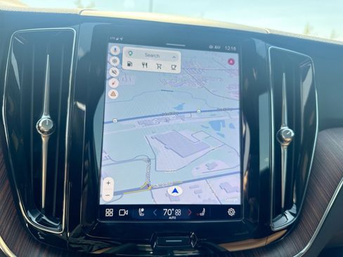 Certified 2023 Volvo XC60 B5 Plus AWD/4WD image 20
