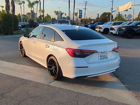 Used 2024 Honda Civic Sport image 6