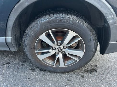 Used 2018 Toyota RAV4 XLE FWD image 10