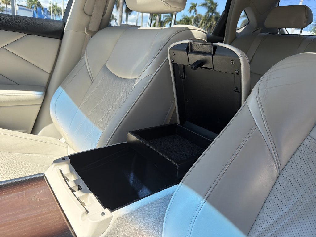 Used 2015 INFINITI Q70 L 3.7 w/ Deluxe Touring Package RWD image 50