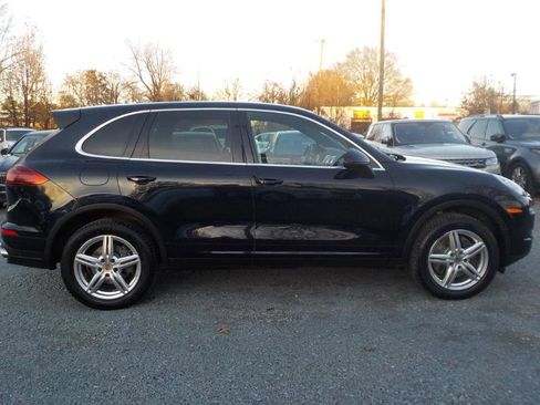 Used 2016 Porsche Cayenne w/ Premium Package image 6