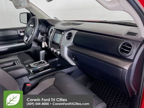Used 2017 Toyota Tundra SR5 AWD/4WD image 23