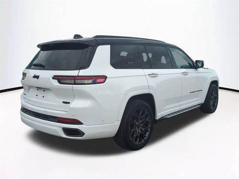 Used 2024 Jeep Grand Cherokee L Summit AWD/4WD image 5