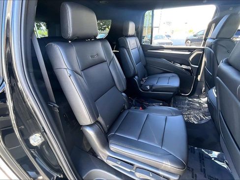 New 2026 Cadillac Escalade ESV 2WD w/ LPO, Floor Liner Package image 30