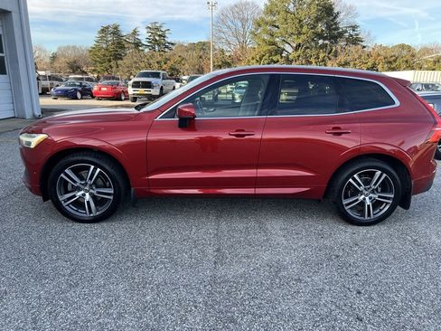 Used 2018 Volvo XC60 T5 Momentum w/ Convenience Package image 4