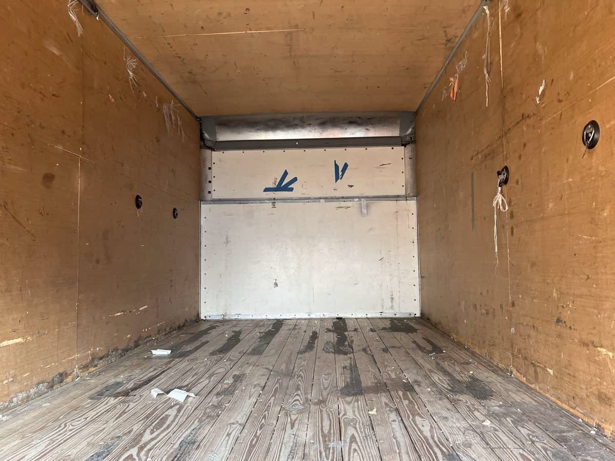 Used 2016 Chevrolet Express 3500 Extended RWD image 8