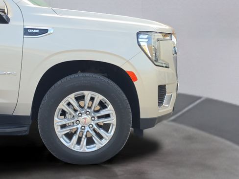 Used 2024 GMC Yukon XL SLE RWD image 14