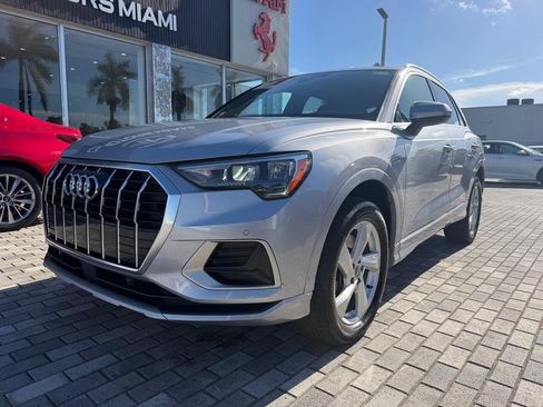 Used 2019 Audi Q3 2.0T Premium w/ Convenience Package AWD/4WD image 4