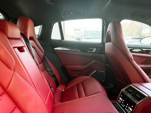 Used 2022 Porsche Panamera 4S AWD/4WD image 29