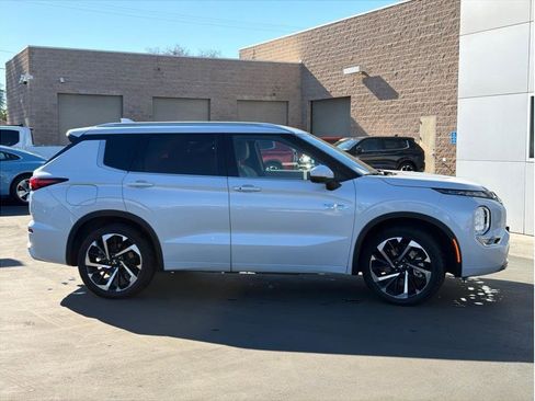 Used 2023 Mitsubishi Outlander SEL image 5