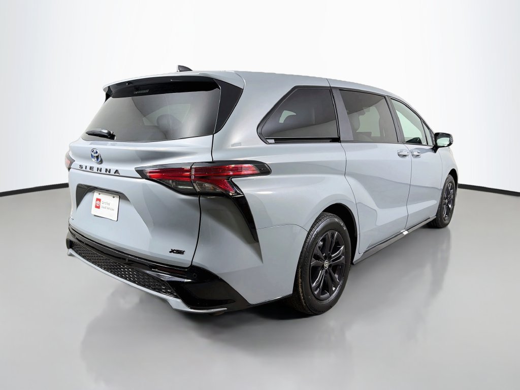 Used 2025 Toyota Sienna XSE AWD/4WD image 6