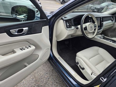 Certified 2024 Volvo XC60 T8 Plus w/ Protection Package Premier AWD/4WD image 19