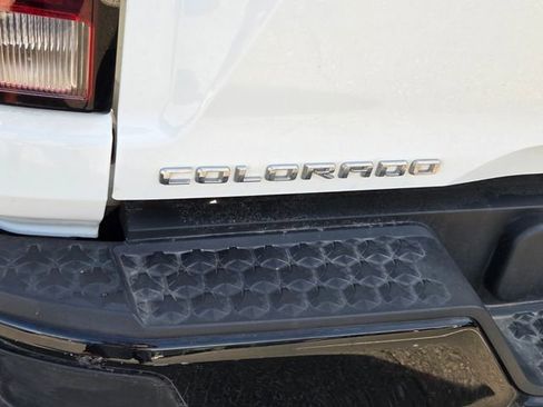 Used 2023 Chevrolet Colorado W/T image 9