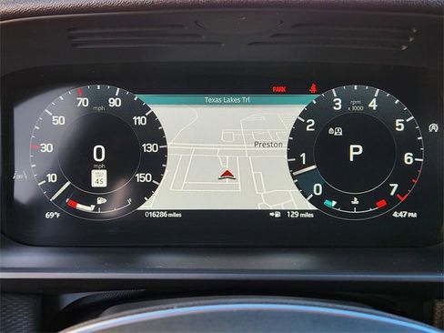 Used 2024 Land Rover Discovery Dynamic SE image 15