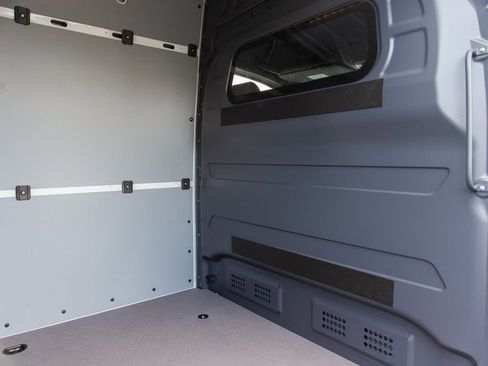 Used 2024 Mercedes-Benz Sprinter 3500 image 34