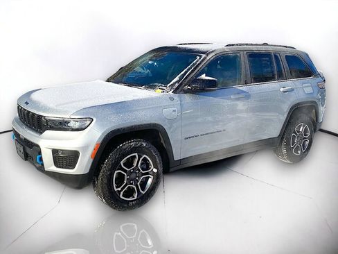 Used 2023 Jeep Grand Cherokee Trailhawk AWD/4WD image 2