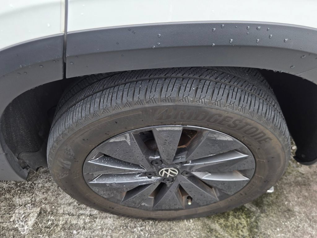 Used 2024 Volkswagen Taos S FWD image 8