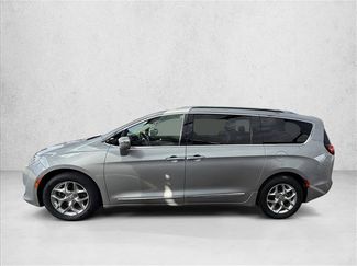 Used 2018 Chrysler Pacifica Limited FWD video 2