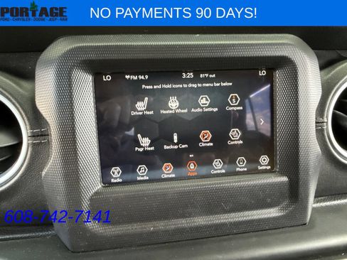 Used 2018 Jeep Wrangler Unlimited Sahara w/ Cold Weather Group AWD/4WD image 15
