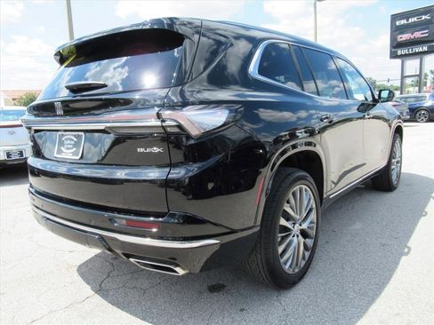 Certified 2025 Buick Enclave Avenir FWD image 7