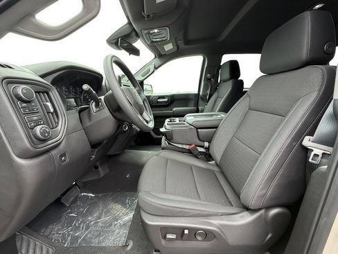 New 2026 Chevrolet Silverado 1500 Custom Trail Boss w/ LPO, Dark Essentials Package AWD/4WD image 9