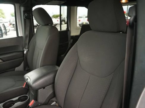 Used 2018 Jeep Wrangler Unlimited Sport S AWD/4WD image 10