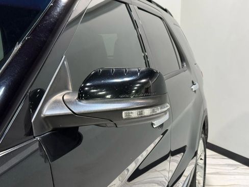 Used 2013 Ford Explorer XLT image 11