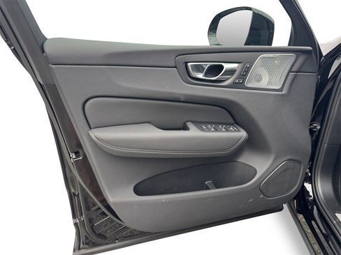 New 2026 Volvo XC60 T8 Ultra w/ Protection Package Premier image 9