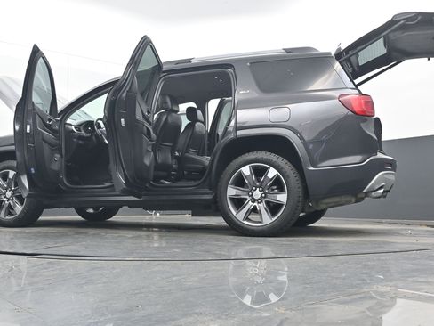 Used 2019 GMC Acadia SLT w/ LPO, Floor Liner Package image 40