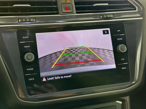 Used 2023 Volkswagen Tiguan SE FWD image 22