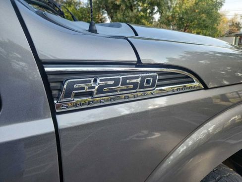 Used 2011 Ford F250 Lariat w/ Lariat Interior Pkg image 12