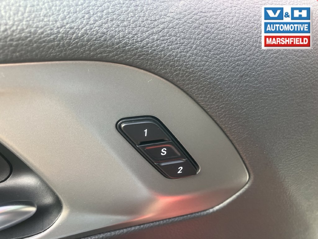 Used 2025 Chrysler Pacifica Select FWD image 18