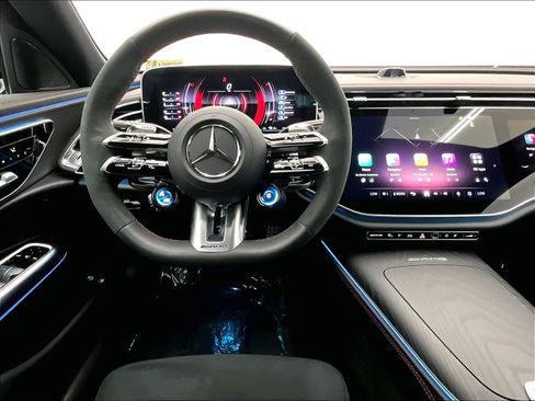 Used 2026 Mercedes-Benz E 53 AMG e 4MATIC Sedan image 4