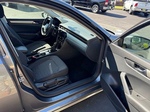 Used 2021 Volkswagen Passat 2.0T S FWD image 17