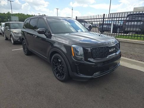 Used 2022 Kia Telluride SX w/ SX Prestige Package AWD/4WD image 3