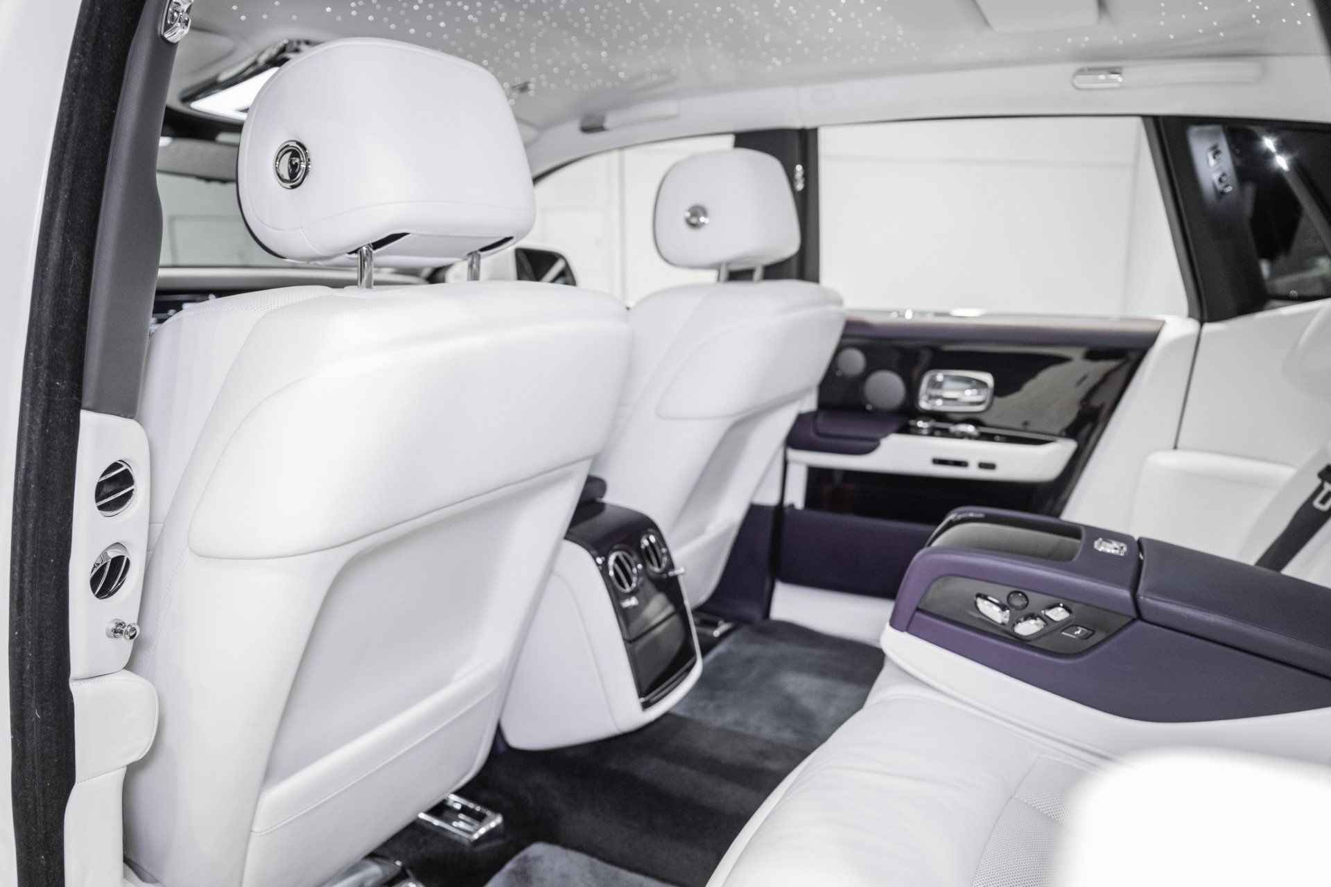 Used 2018 Rolls-Royce Phantom Sedan RWD image 21
