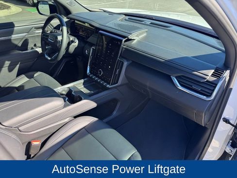 Used 2024 GMC Acadia Elevation image 21