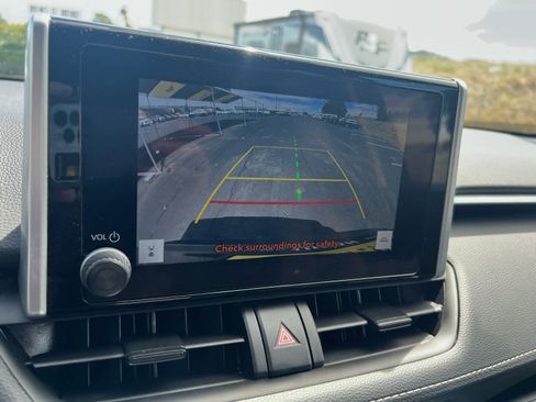 Certified 2025 Toyota RAV4 XLE AWD/4WD image 18
