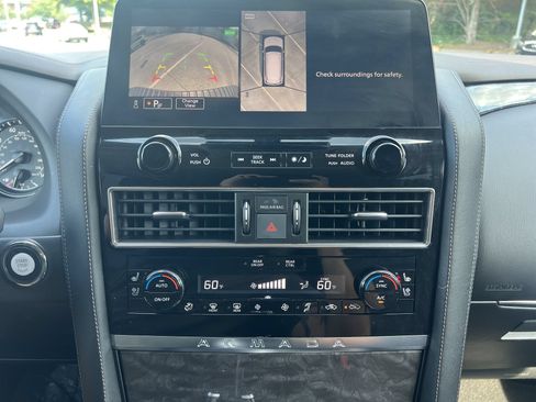 Used 2023 Nissan Armada Platinum w/ Captain's Chairs Package RWD image 5