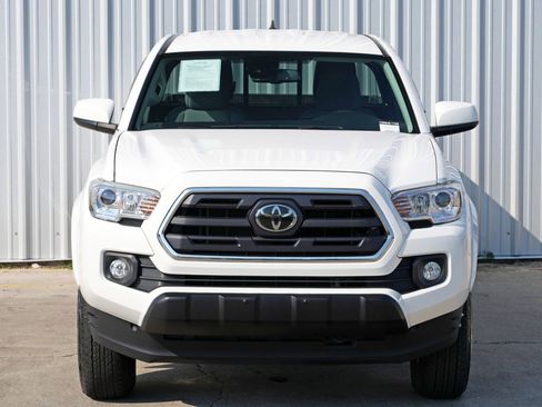 Used 2019 Toyota Tacoma SR5 image 34